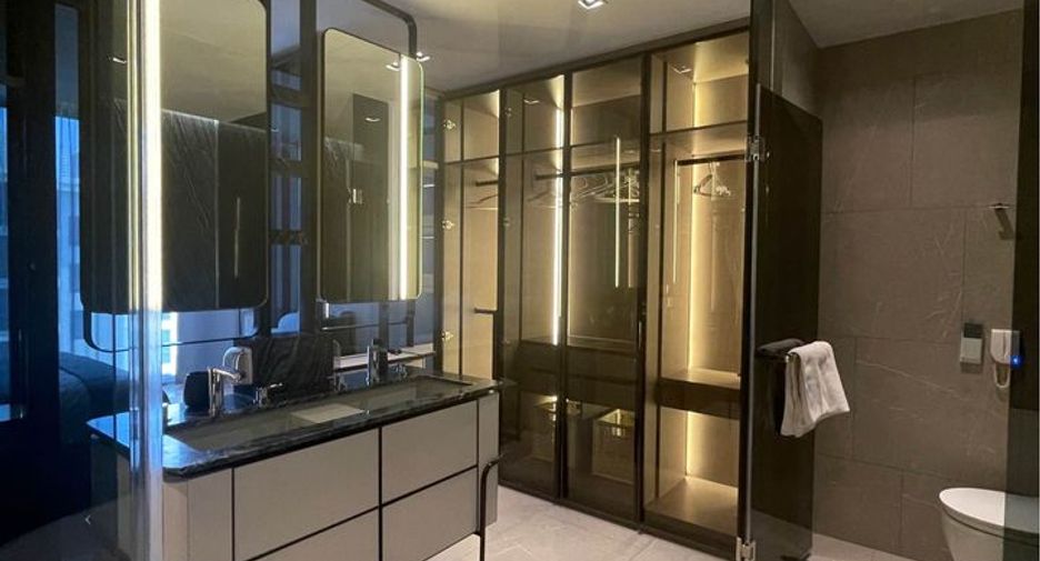 For rent 2 bed condo in Watthana, Bangkok
