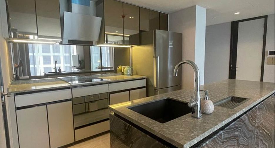 For rent 2 bed condo in Watthana, Bangkok