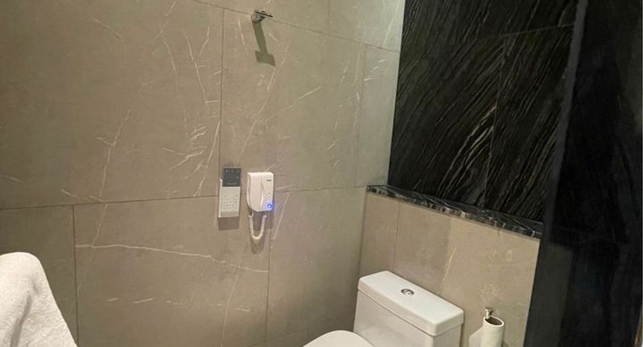 For rent 2 bed condo in Watthana, Bangkok