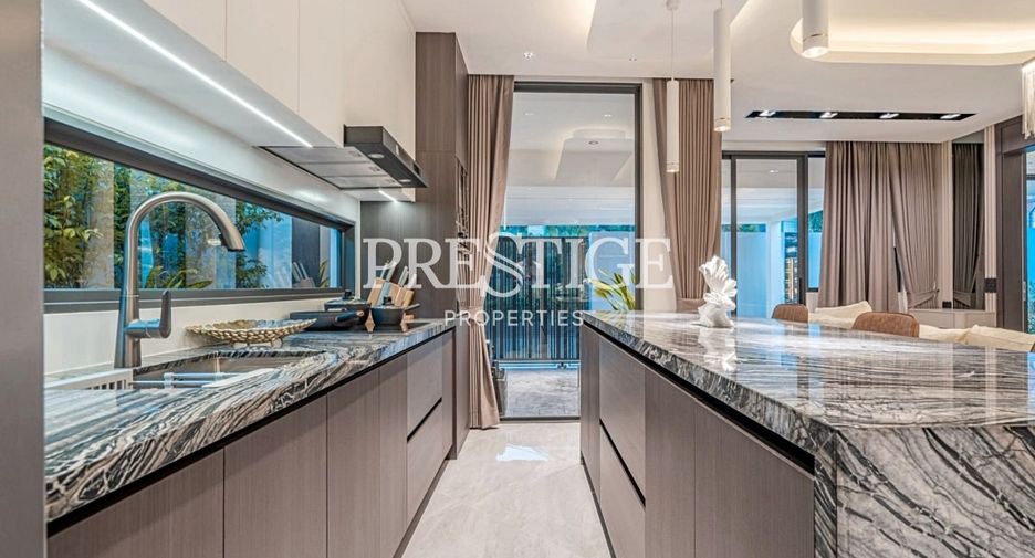 For sale 4 bedrooms house in Bang Lamung, Chonburi