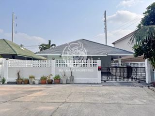 For rent 4 bed condo in Bang Lamung, Chonburi