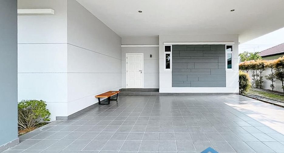 For sale 3 bedrooms house in East Pattaya, Pattaya
