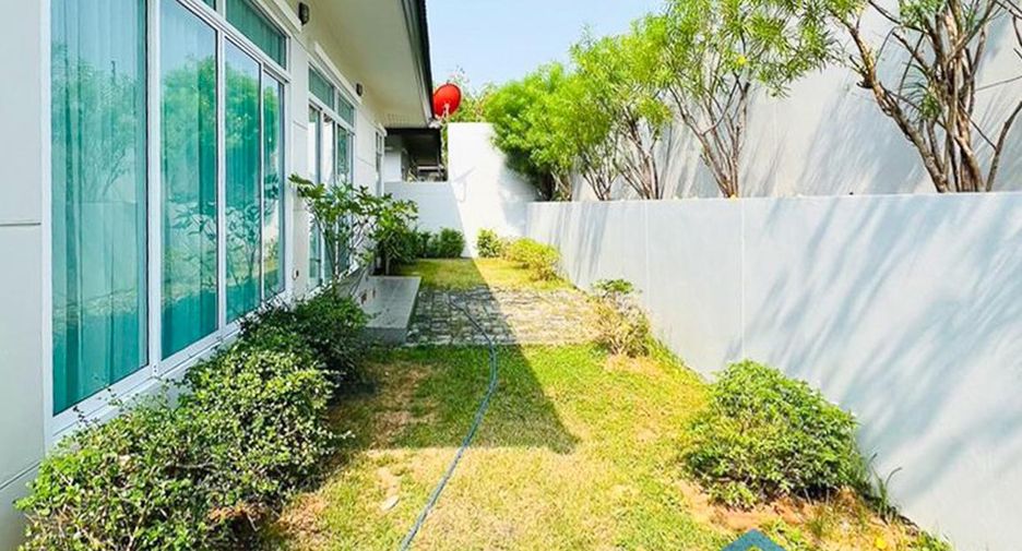 For sale 3 bedrooms house in East Pattaya, Pattaya
