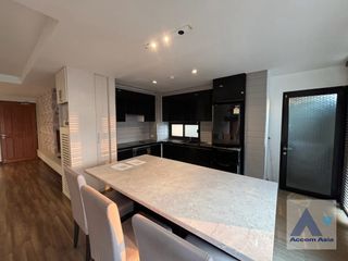 For sale 2 bed condo in Watthana, Bangkok