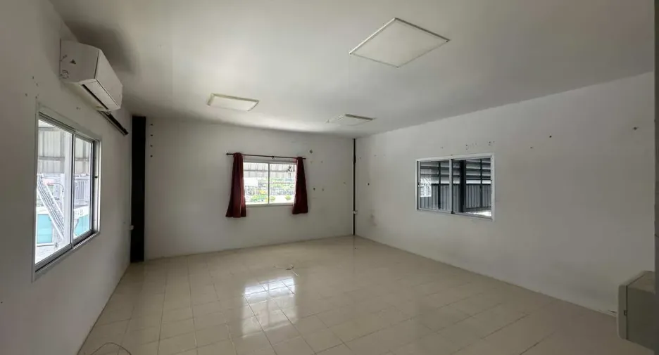 For rent warehouse in Lat Lum Kaeo, Pathum Thani