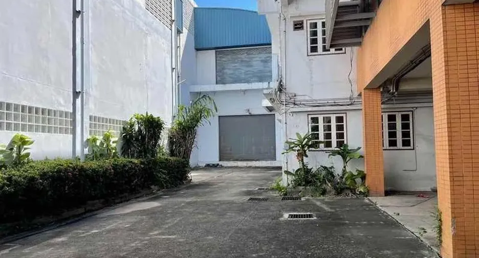 For rent warehouse in Phra Samut Chedi, Samut Prakan