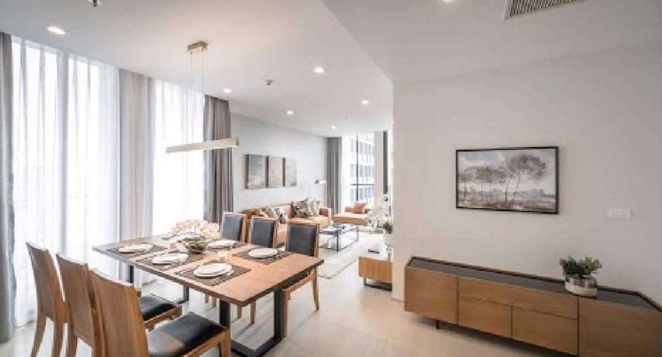 For rent 3 bedrooms condo in Pathum Wan, Bangkok