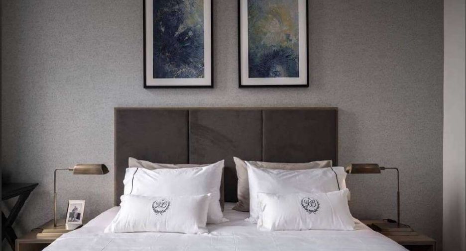 For rent 3 bedrooms condo in Pathum Wan, Bangkok