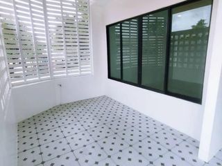 For sale 2 bed townhouse in Ban Phaeo, Samut Sakhon