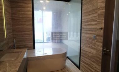 Condo en alquiler de 2 habitaciones en Khlong Toei, Bangkok