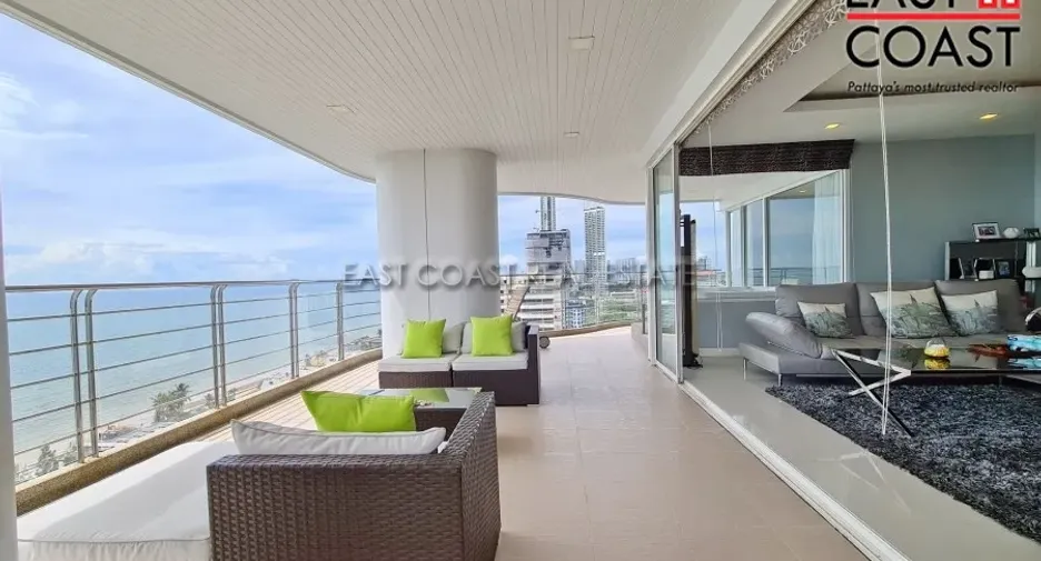 For rent 3 bedrooms condo in Jomtien, Pattaya