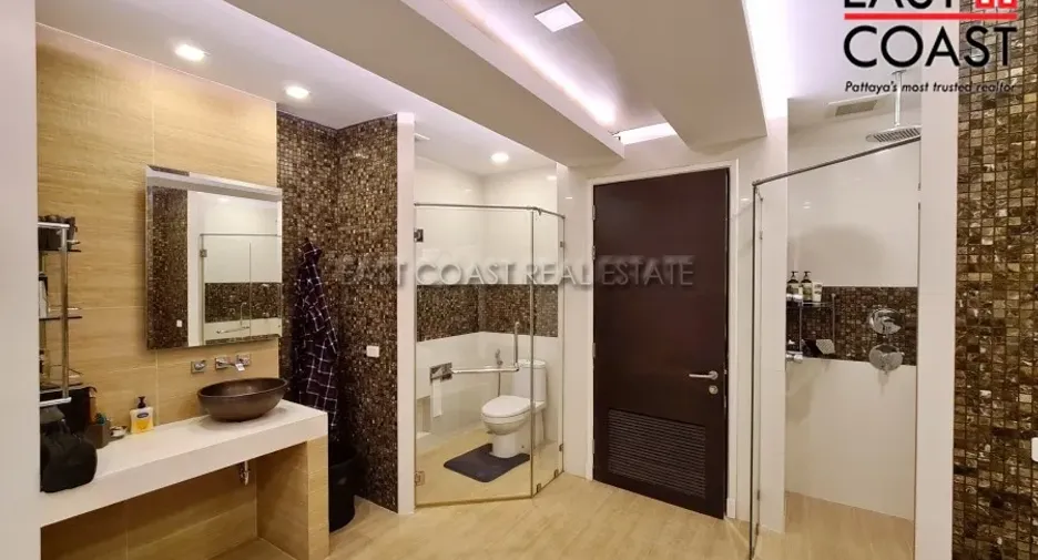 For rent 3 bedrooms condo in Jomtien, Pattaya