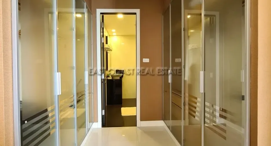 For rent 3 bedrooms condo in Jomtien, Pattaya