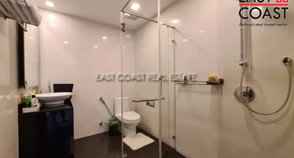 For rent 3 bedrooms condo in Jomtien, Pattaya