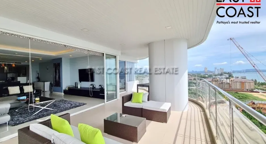 For rent 3 bedrooms condo in Jomtien, Pattaya