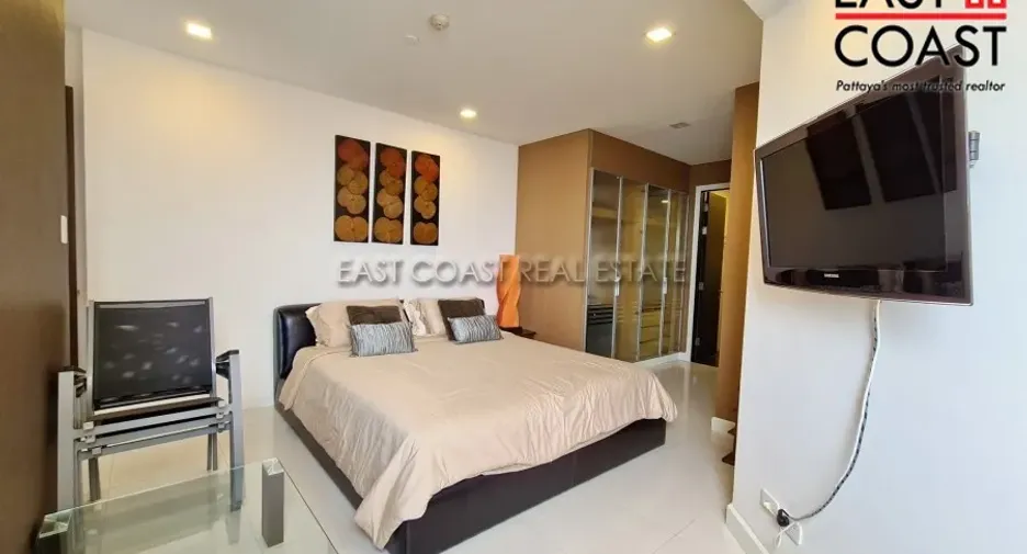 For rent 3 bedrooms condo in Jomtien, Pattaya