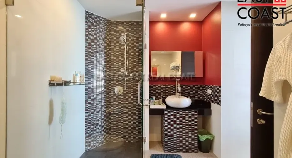 For rent 3 bedrooms condo in Jomtien, Pattaya