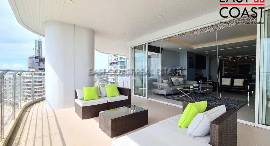 For rent 3 bedrooms condo in Jomtien, Pattaya