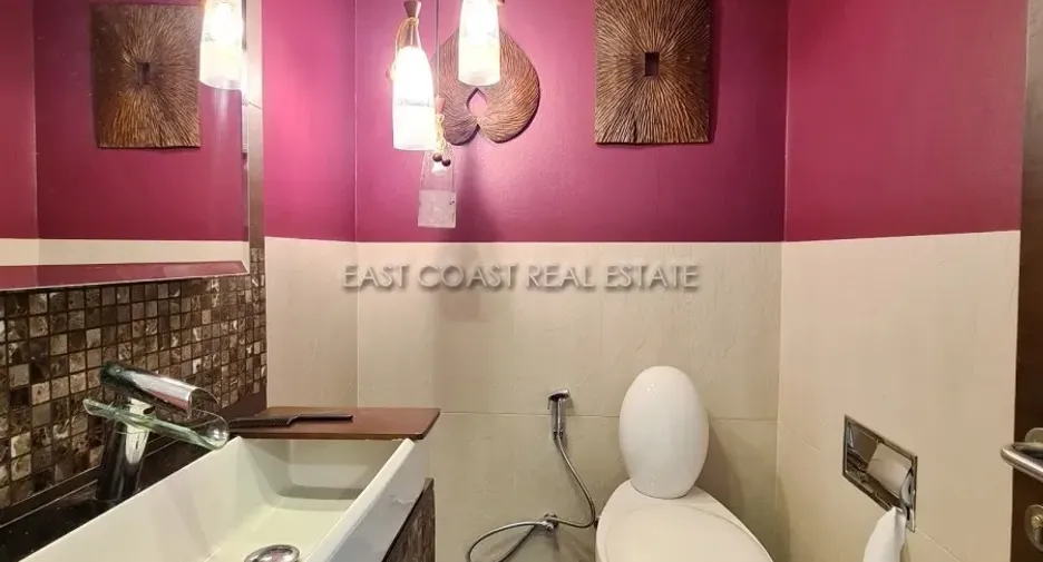 For rent 3 bedrooms condo in Jomtien, Pattaya