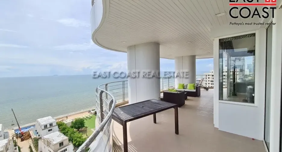 For rent 3 bedrooms condo in Jomtien, Pattaya