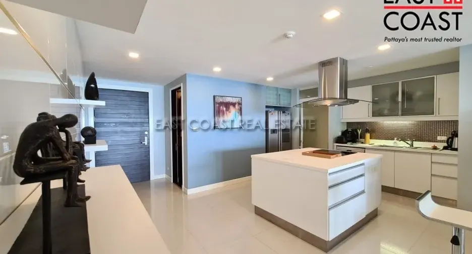 For rent 3 bedrooms condo in Jomtien, Pattaya