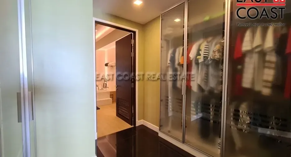 For rent 3 bedrooms condo in Jomtien, Pattaya