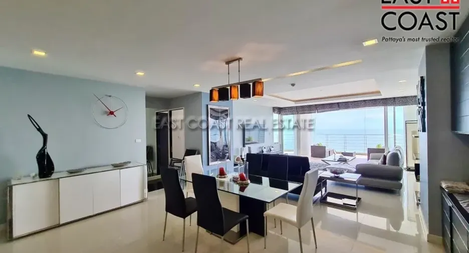 For rent 3 bedrooms condo in Jomtien, Pattaya