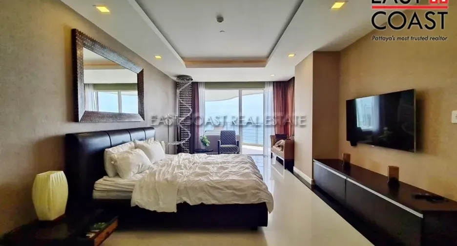 For rent 3 bedrooms condo in Jomtien, Pattaya