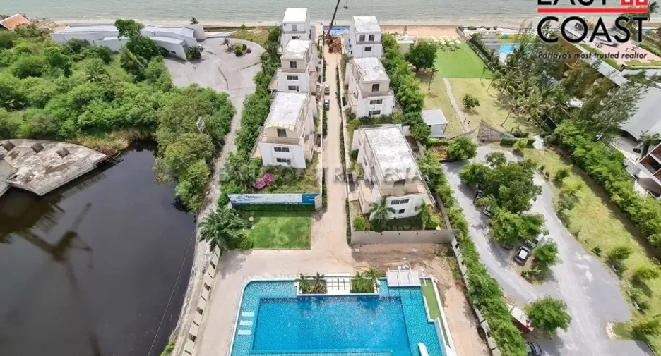 For rent 3 bedrooms condo in Jomtien, Pattaya