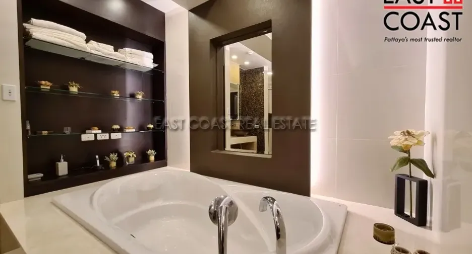 For rent 3 bedrooms condo in Jomtien, Pattaya