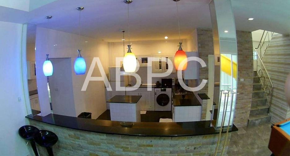 Haus zur Miete und zum Kauf mit 7 Zimmer in Bang Lamung, Chonburi