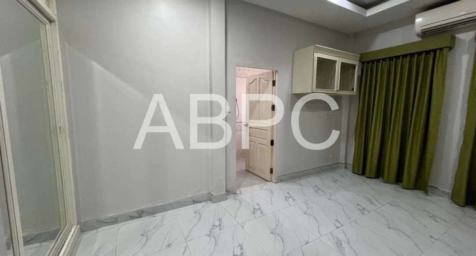 出租 和 出售 4 卧室 独立屋 在 Bang Lamung, Chon Buri