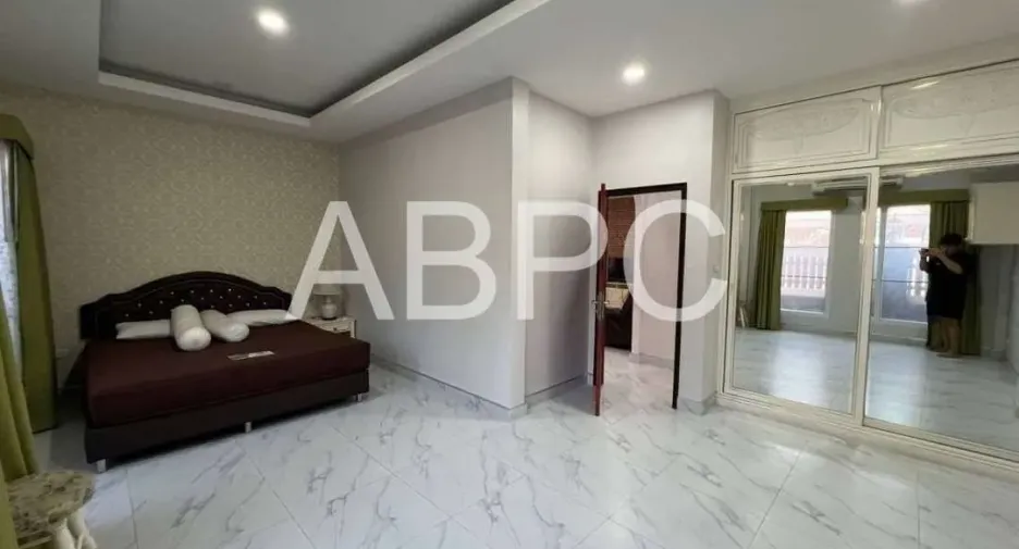 For rent and for sale 4 bedrooms house in Bang Lamung, Chonburi
