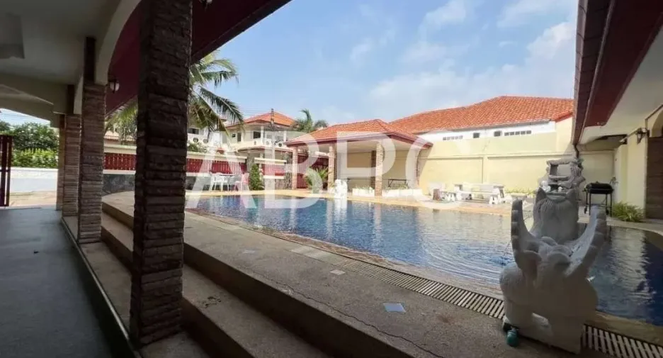For rent and for sale 4 bedrooms house in Bang Lamung, Chonburi