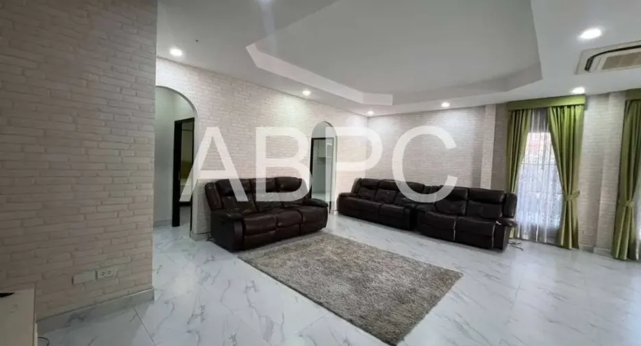 For rent and for sale 4 bedrooms house in Bang Lamung, Chonburi