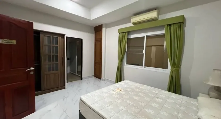 For rent and for sale 4 bedrooms house in Bang Lamung, Chonburi