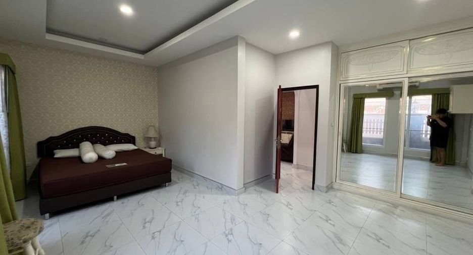 出租 和 出售 4 卧室 独立屋 在 Bang Lamung, Chon Buri