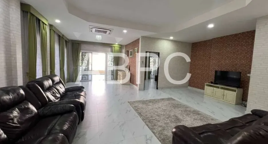 For rent and for sale 4 bedrooms house in Bang Lamung, Chonburi