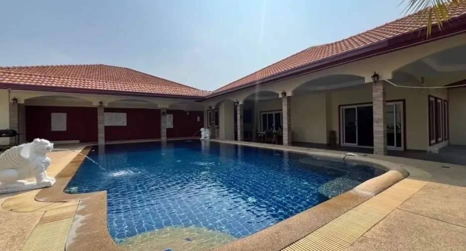 For rent and for sale 4 bedrooms house in Bang Lamung, Chonburi
