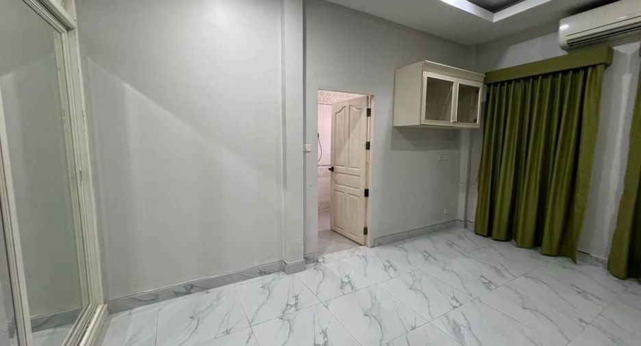 出租 和 出售 4 卧室 独立屋 在 Bang Lamung, Chon Buri