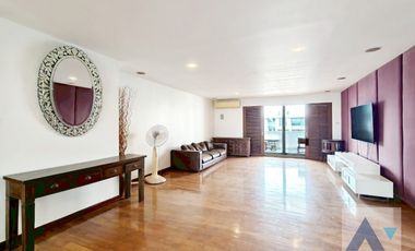 For rent 3 bed condo in Watthana, Bangkok