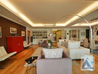 For sale 4 bed condo in Khlong Toei, Bangkok