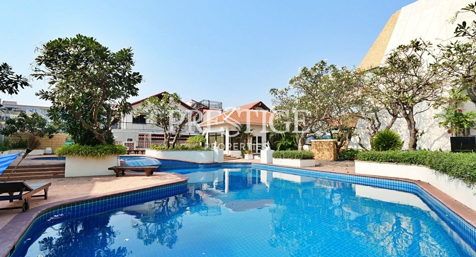 For rent 3 bedrooms condo in Bang Lamung, Chonburi