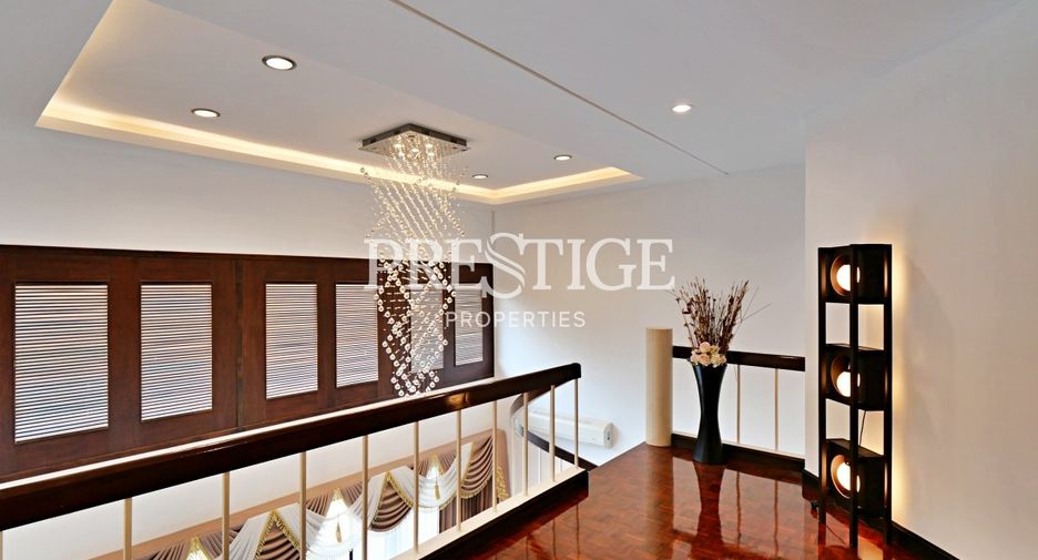 For rent 3 bedrooms condo in Bang Lamung, Chonburi