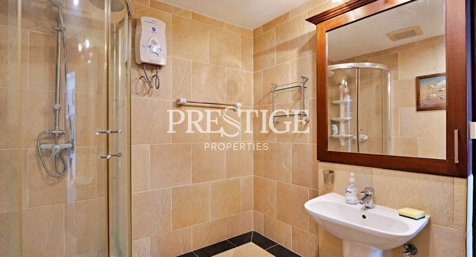 For rent 3 bedrooms condo in Bang Lamung, Chonburi