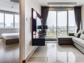 For rent 2 bed condo in Huai Khwang, Bangkok