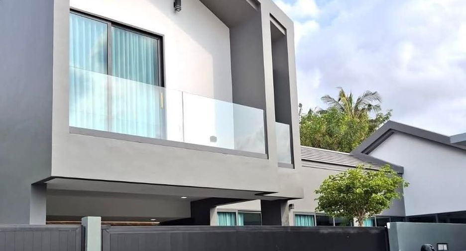 For sale 4 bed villa in Bang Lamung, Chonburi