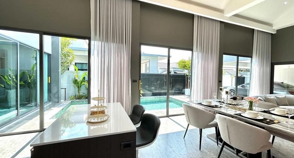 For sale 4 bed villa in Bang Lamung, Chonburi