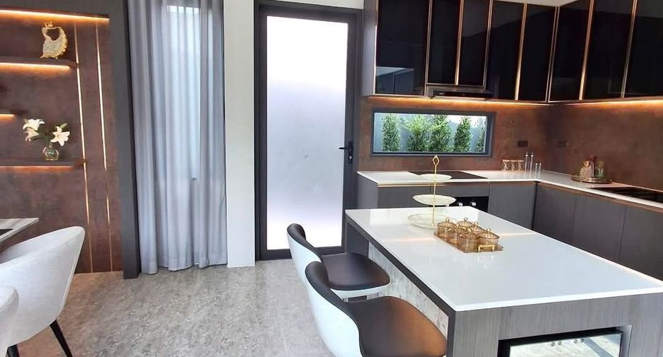 For sale 4 bed villa in Bang Lamung, Chonburi