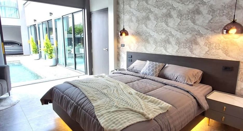 For sale 4 bed villa in Bang Lamung, Chonburi